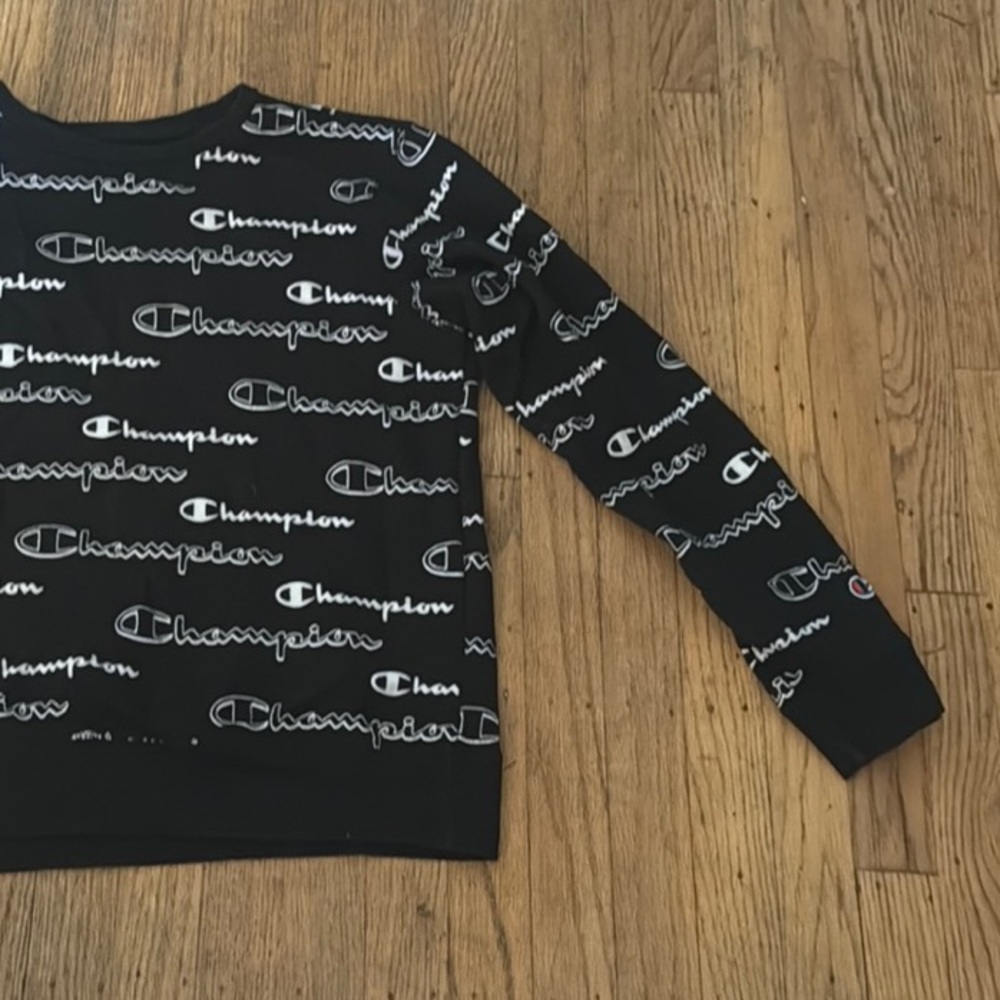 Champion Boy’s Black Crewneck Sweater XL